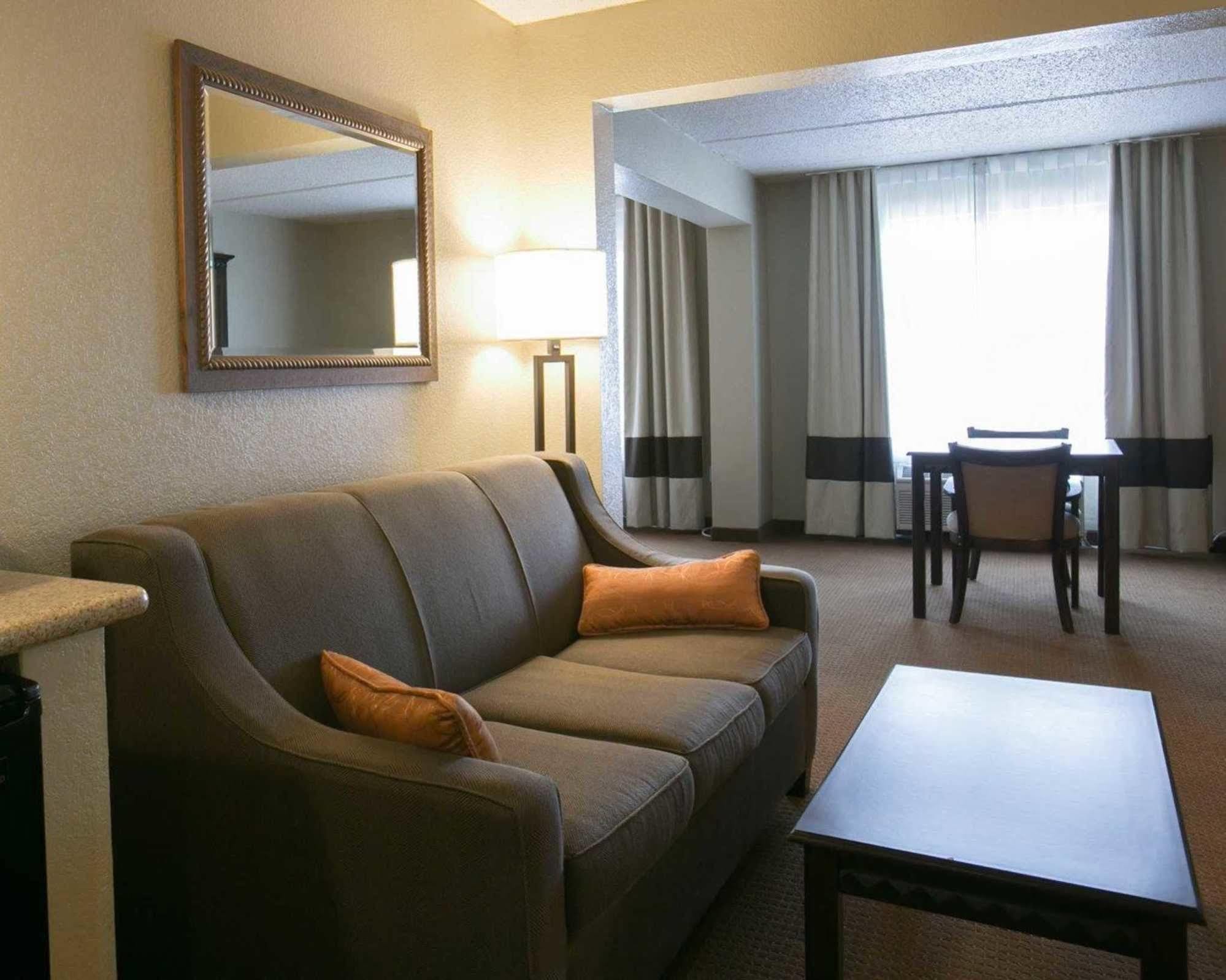 Comfort Suites Austin Airport Kültér fotó