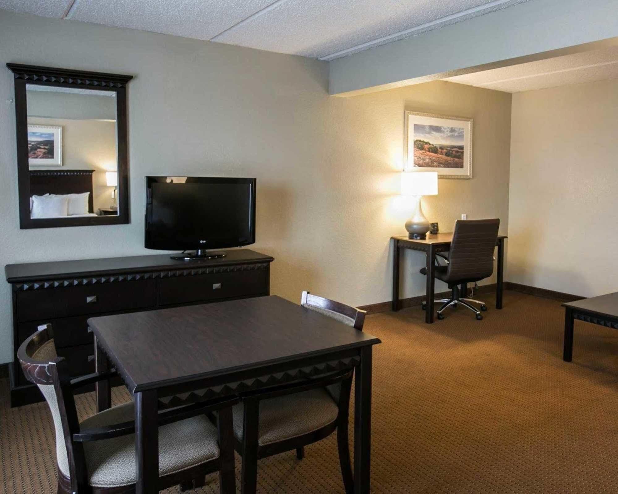 Comfort Suites Austin Airport Kültér fotó
