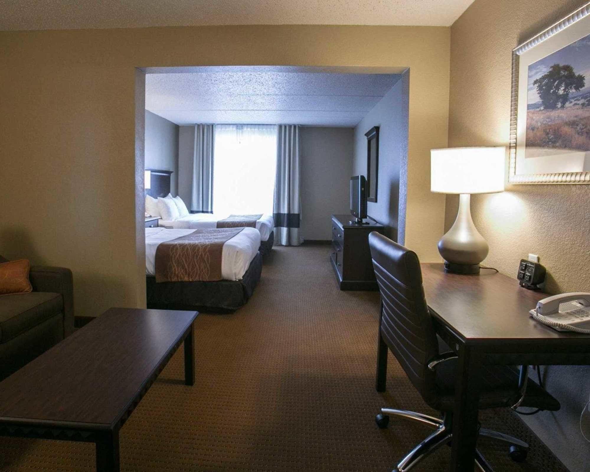 Comfort Suites Austin Airport Kültér fotó